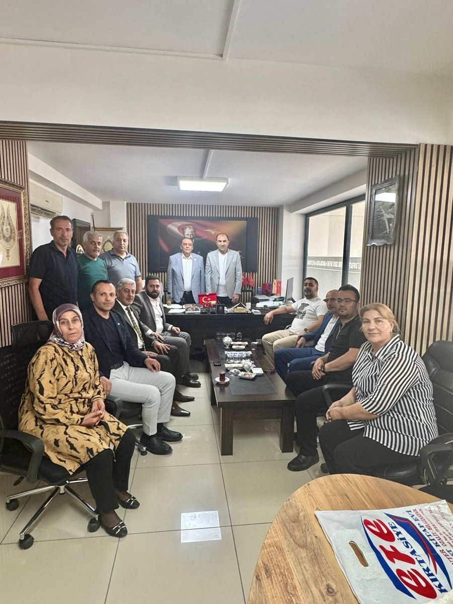 Anahtar Parti Van (@anahtarpartivan) on Twitter photo Anahtar Parti Genel Başkanı Yavuz AĞIRALİOĞLU liderliğinde yolumuza devam ediyoruz Esnaf Kredi ve Kefalet Kooperatifi Bşk Sayın İsa BERGE’ye nazik ev sahipliği ve misafirperverliği için teşekkür ederiz
#anahtarparti
<a href="/isaberge65/">İsa Berge</a>
<a href="/yavuzagiraliog/">Yavuz Ağıralioğlu</a>
<a href="/osmantanritanir/">Osman Tanrıtanır</a>
<a href="/Hayaticetin40/">Hayati Çetin</a> Anahtar Parti Genel Başkanı Yavuz AĞIRALİOĞLU liderliğinde yolumuza devam ediyoruz Esnaf Kredi ve Kefalet Kooperatifi Bşk Sayın İsa BERGE’ye nazik ev sahipliği ve misafirperverliği için teşekkür ederiz
#anahtarparti
<a href="/isaberge65/">İsa Berge</a>
<a href="/yavuzagiraliog/">Yavuz Ağıralioğlu</a>
<a href="/osmantanritanir/">Osman Tanrıtanır</a>
<a href="/Hayaticetin40/">Hayati Çetin</a>