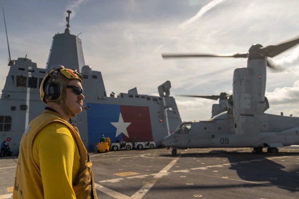 SA_Defensa's tweet photo. 📍Norfolk, #UnitedStates (🇺🇸)

The @USNavy’s USS San Antonio (LPD-17) additionally had conducted her on-loading operations as part of the Iwo Jima Amphibious Ready Group (ARG) &amp; 22nd Marine Expeditionary Unit (MEU) deployment to #Venezuela (🇻🇪)

📸: @USNavy https://t.co/9m8ZYAUDTU