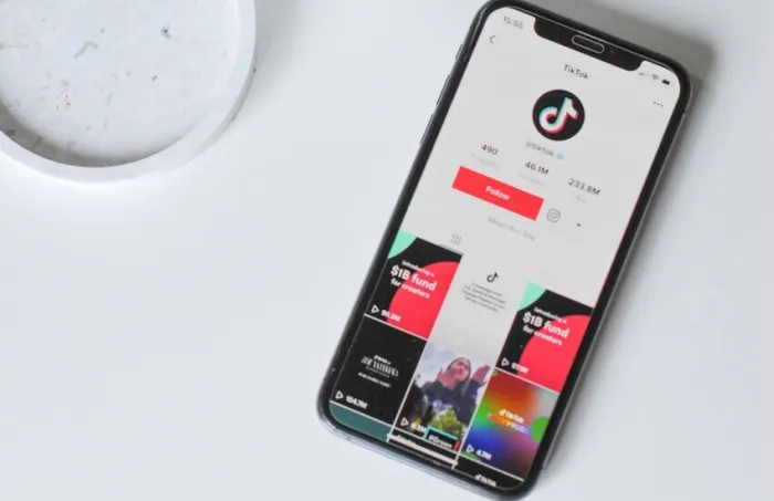 El poder de las redes sociales es innegable, pero ¿cómo asegurar que la privacidad y dignidad de las personas no se vea comprometida? 🧐

Aquí tienes algunos consejos para cubrir la viralidad de forma ética. fundaciongabo.org/es/etica-perio…