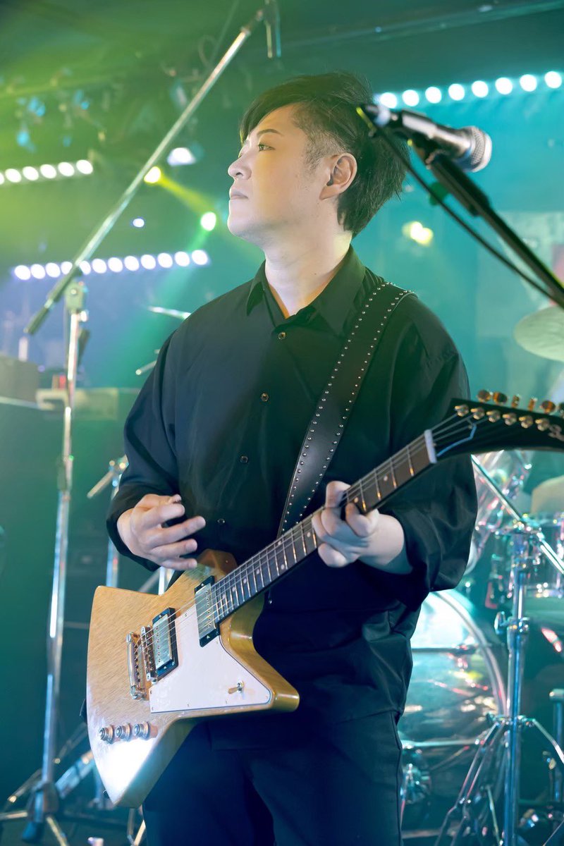 |◤#GLAPHITE  〜Thank you for your birth〜 ◢||
8/21はGLAPHITEのKTG.kazuking の誕生日🎂Happy Birthday✨

大人しい性格ながら優しく仲間想い。内に秘めた観察眼で 
"自分は何をするべきか" 考えてくれる名バイプレイヤー♪

ぜひ11/3 小岩オルフェウスで彼の演奏を見届けにお越しください🎸