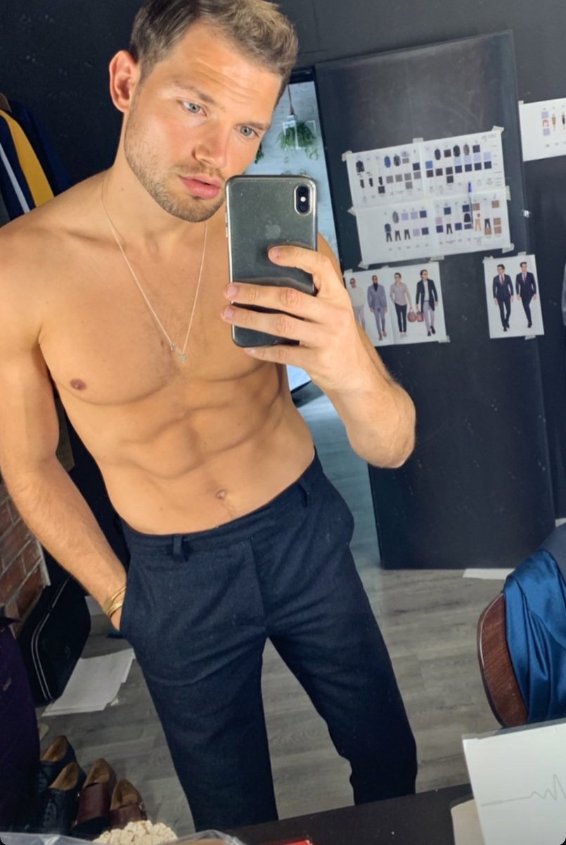 Quick one at the changing room ' 📸 #explorepage