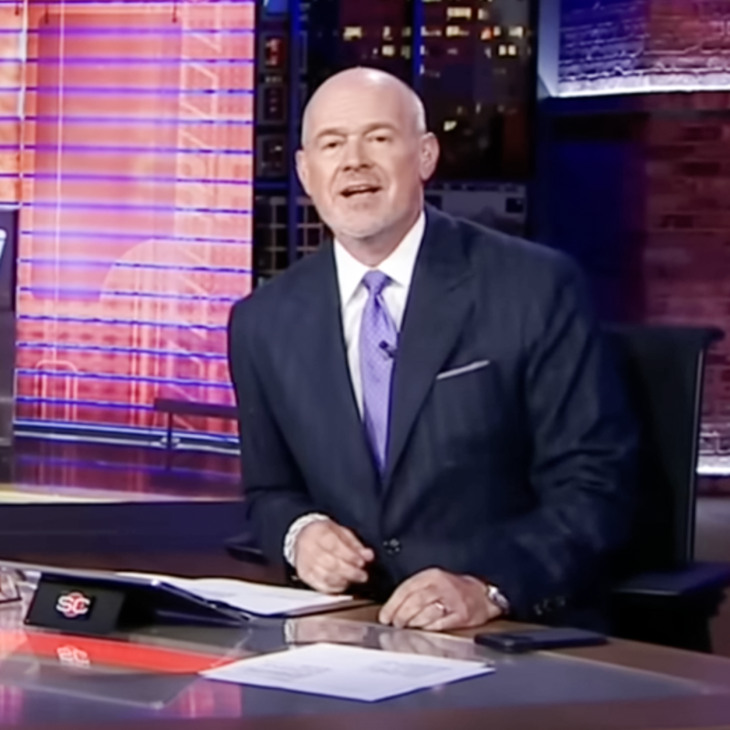 FOS's tweet photo. Rich Eisen will headline "periodic special editions" of SportsCenter after positive reviews of his return to the show after 22 years.

Eisen's homecoming drew 708,000 viewers on Monday, which is 67% higher than the average 11 p.m. ET SportsCenter.