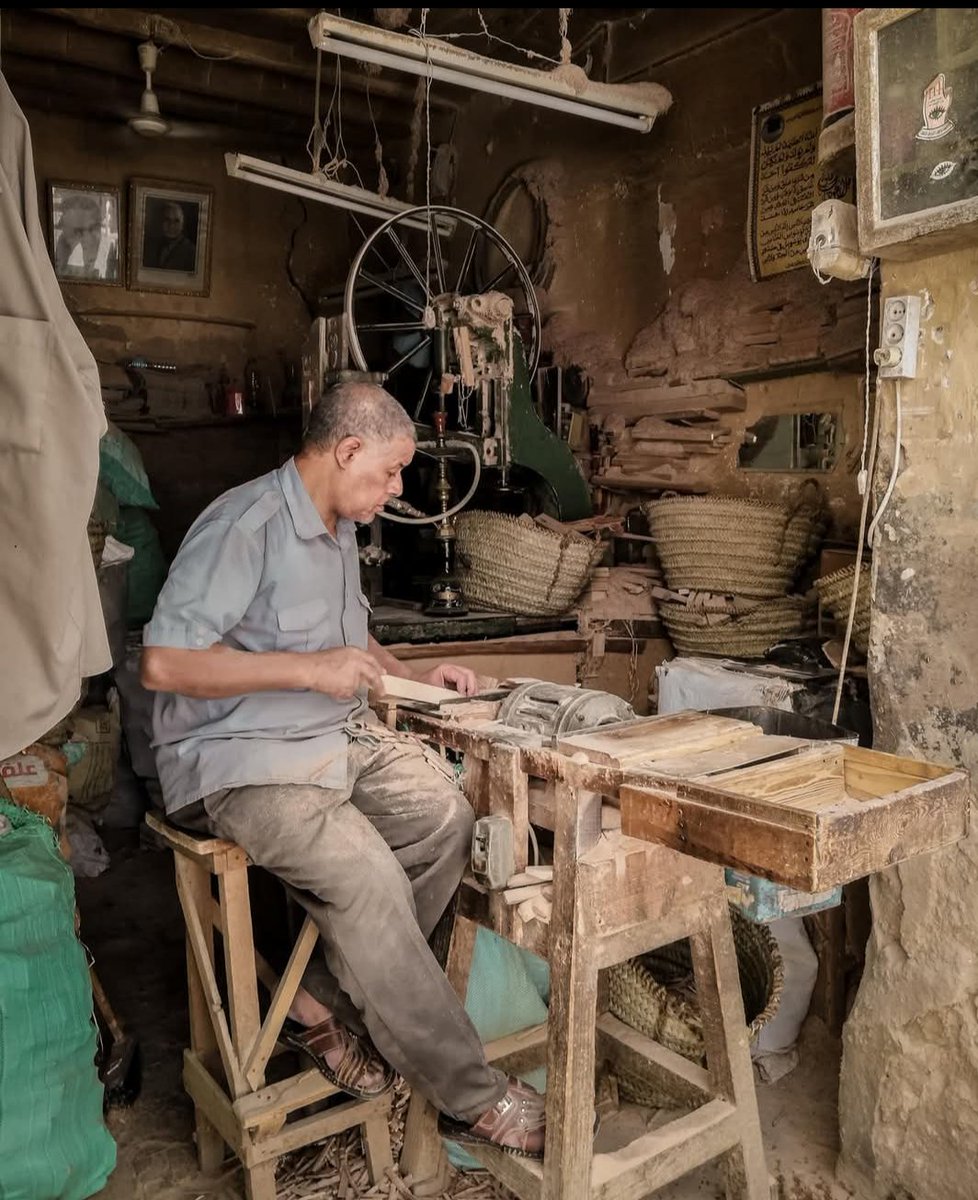NADIMFoundation's tweet photo. هنشارككم النهاردة لمحة من مجموعة نديم الفوتوغرافية  بمناسبة اليوم العالمي للتصوير،
من صور شخصية وعائلية، لصور من جو الشغل، ولحظات بتوثّق تجارب وحيوات شعوب مختلفة 
الصور عمرها ما كانت مجرد لحظة ثابتة، لكنها وثيقة حية بتأكد إن فيه تجارب إنسانية ثرية، https://t.co/uu48XRlTIU