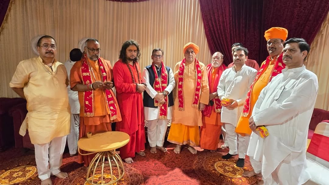 आज हरिद्वार स्थित शिव की पौड़ी, भूपतवाला में आयोजित पार्थिवेश्वर चिंतामणि महाप्रयोग में सम्मिलित होकर परम आनंद और आध्यात्मिक ऊर्जा का अनुभव हुआ।

महंत श्री श्री 1008 डॉ. नरेशपुरी महाराज जी के सान्निध्य में आयोजित इस दिव्य अनुष्ठान में रामचरितमानस पाठ, श्रीमद्भागवत पाठ एवं