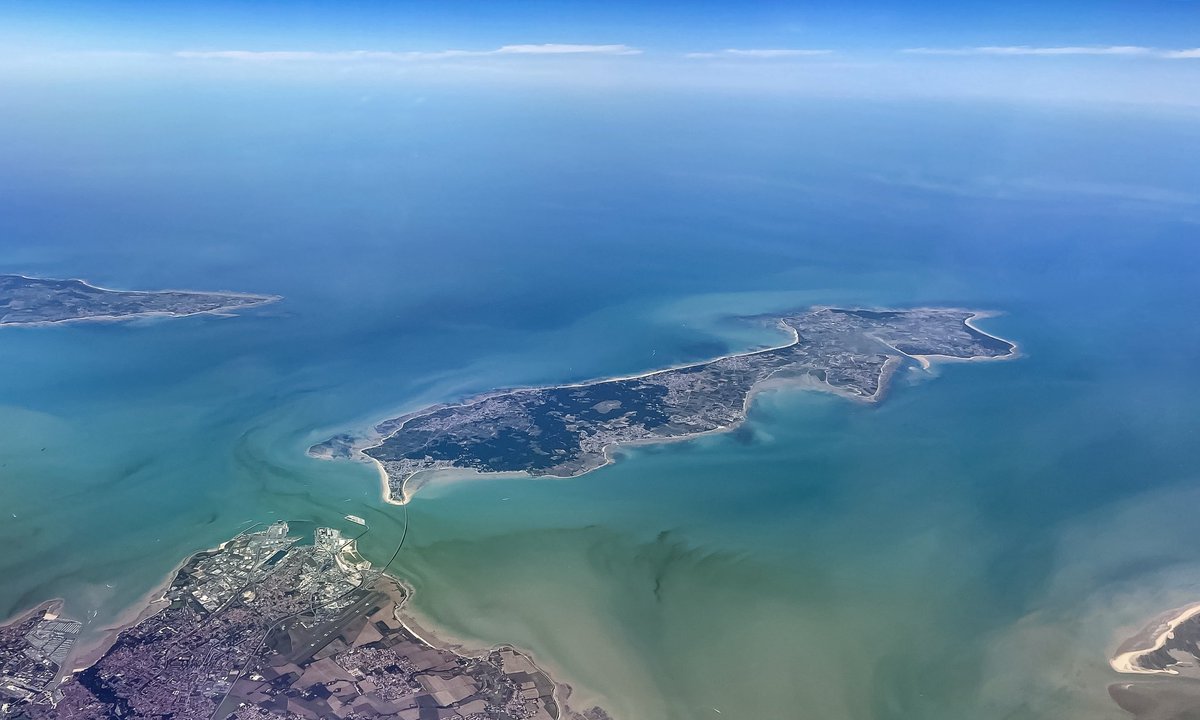 L'île de Ré depuis 12000 mètres, soit 40000 pieds ! ✈️
La Rochelle en première plan ⚓️
Et l'île d'Oléron à gauche 👈🏻