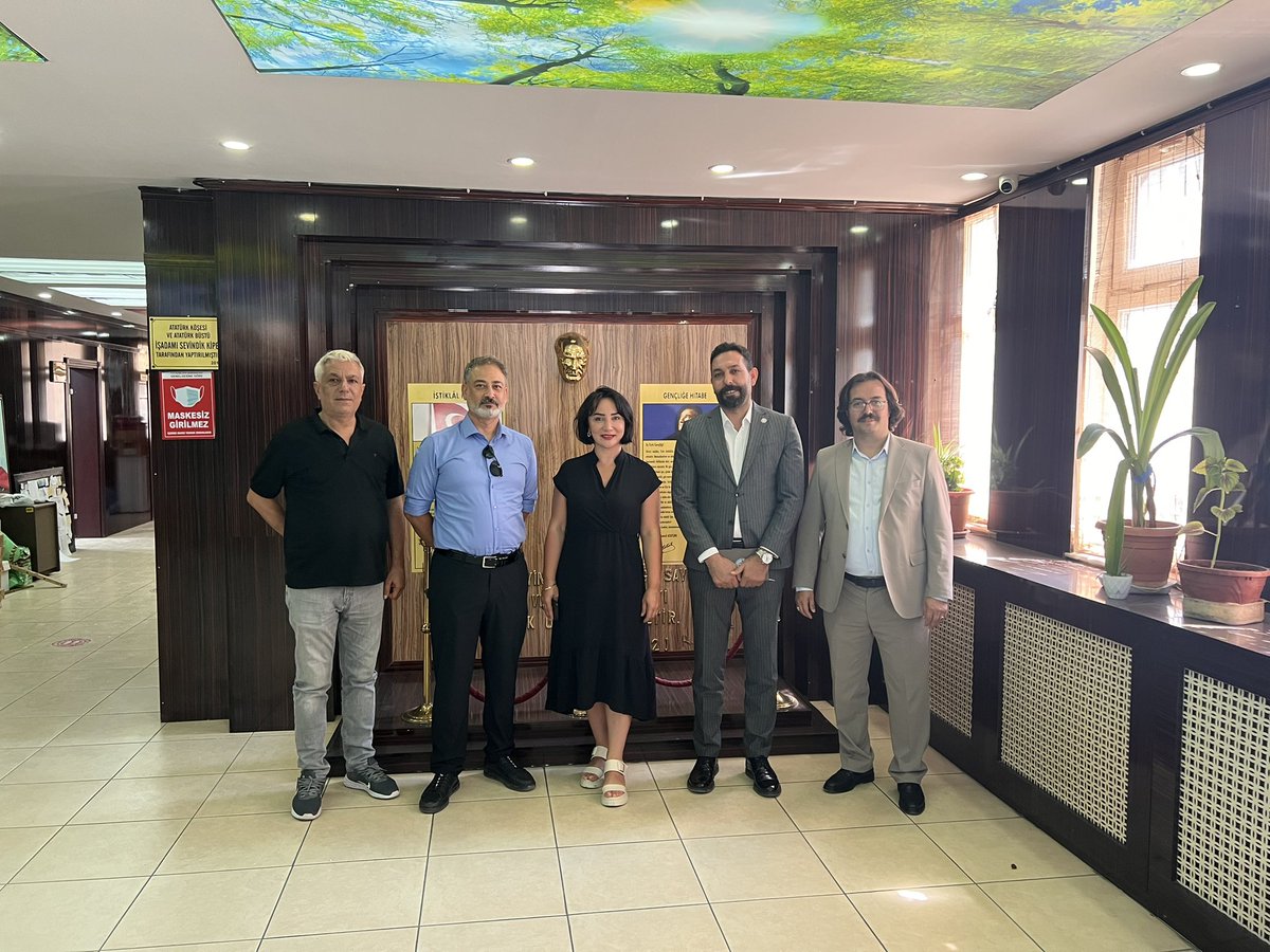 Bugün Genel Merkez Yönetimimizle birlikte Ankara’nın Mamak ilçesinde kapsamlı bir saha çalışması gerçekleştirdik.
İlçemizdeki onlarca okulu ziyaret ederek okul yöneticilerimizle buluştuk, eğitim-öğretim süreçlerine dair karşılaşılan sorunları ve çözüm önerilerini istişare ettik.