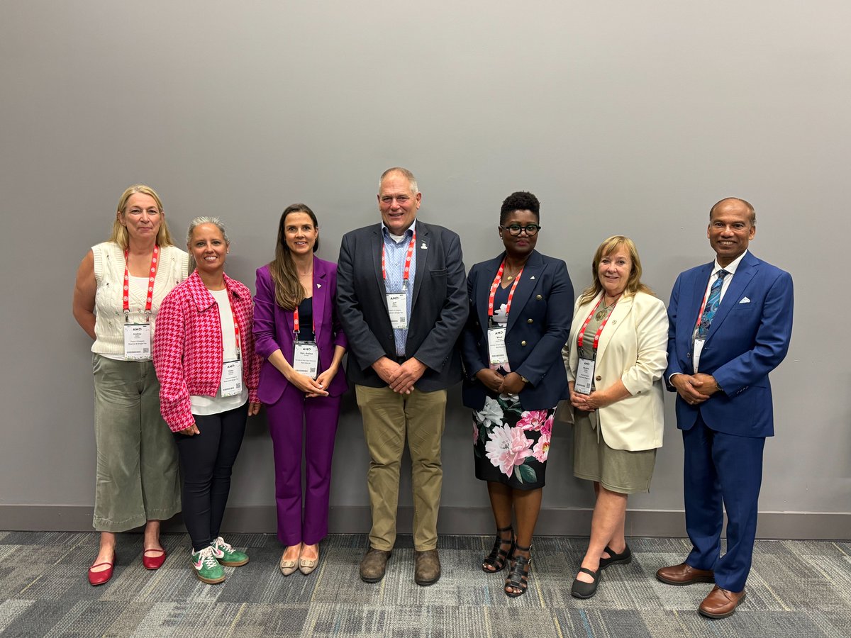 LoganKanapathi's tweet image. Driving results and cutting red tape! 

Meeting with municipal partners this week at @AMO2025 in Ottawa alongside @Andrea_Khanjin to tackle red tape and strengthen the services our communities depend on. 
#AMO2025 #Yorkregion #MarkhamThornhill #LoganKanapathi