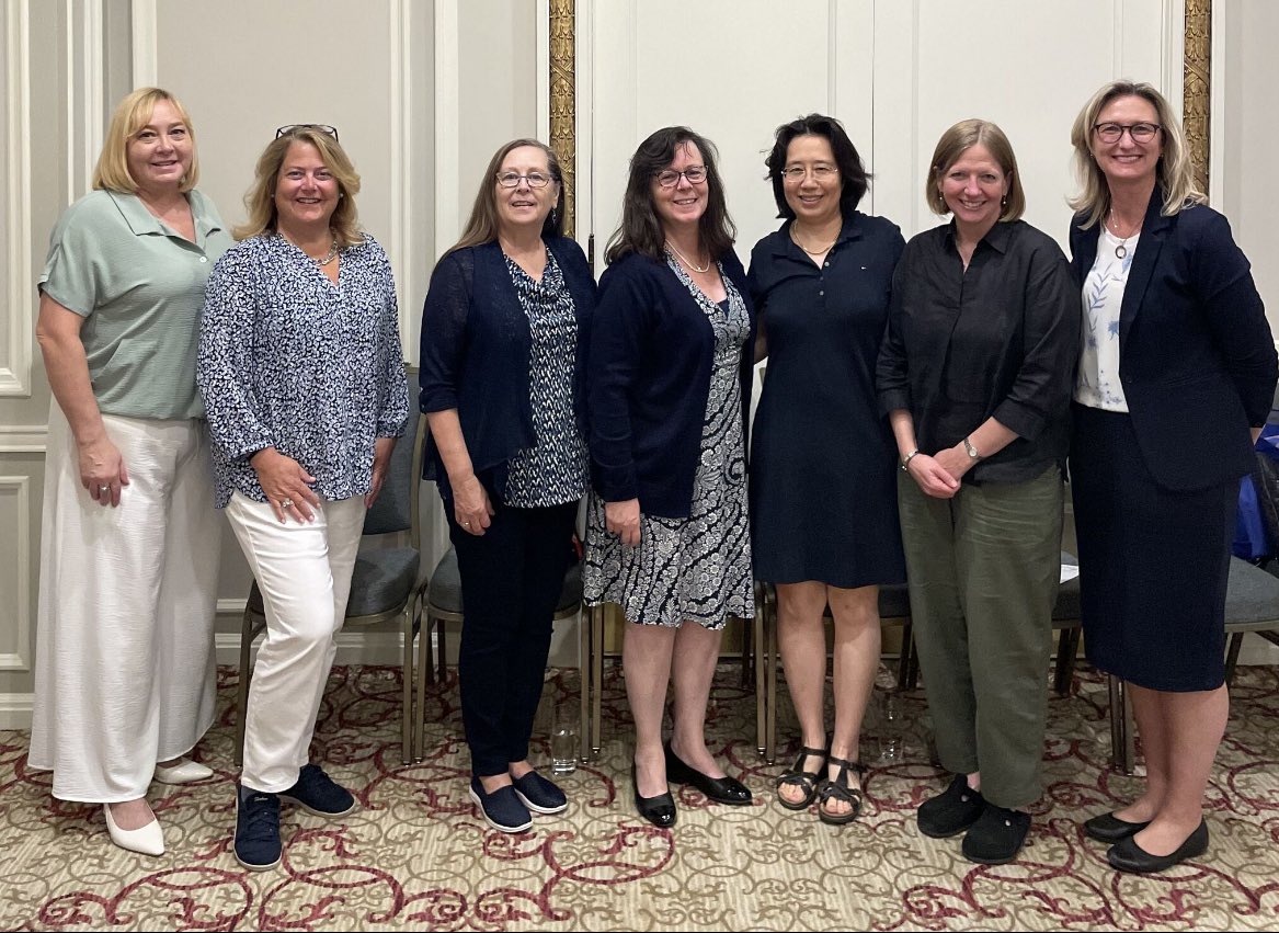 So great to work with this amazing <a href="/PHAgencies/">alPHa</a> Executive team &amp; our CEO <a href="/LorettaRyan/">Loretta Ryan 🇨🇦</a> at the Association of Municipalities of Ontario (AMO) 2025 AGM &amp; Conference.