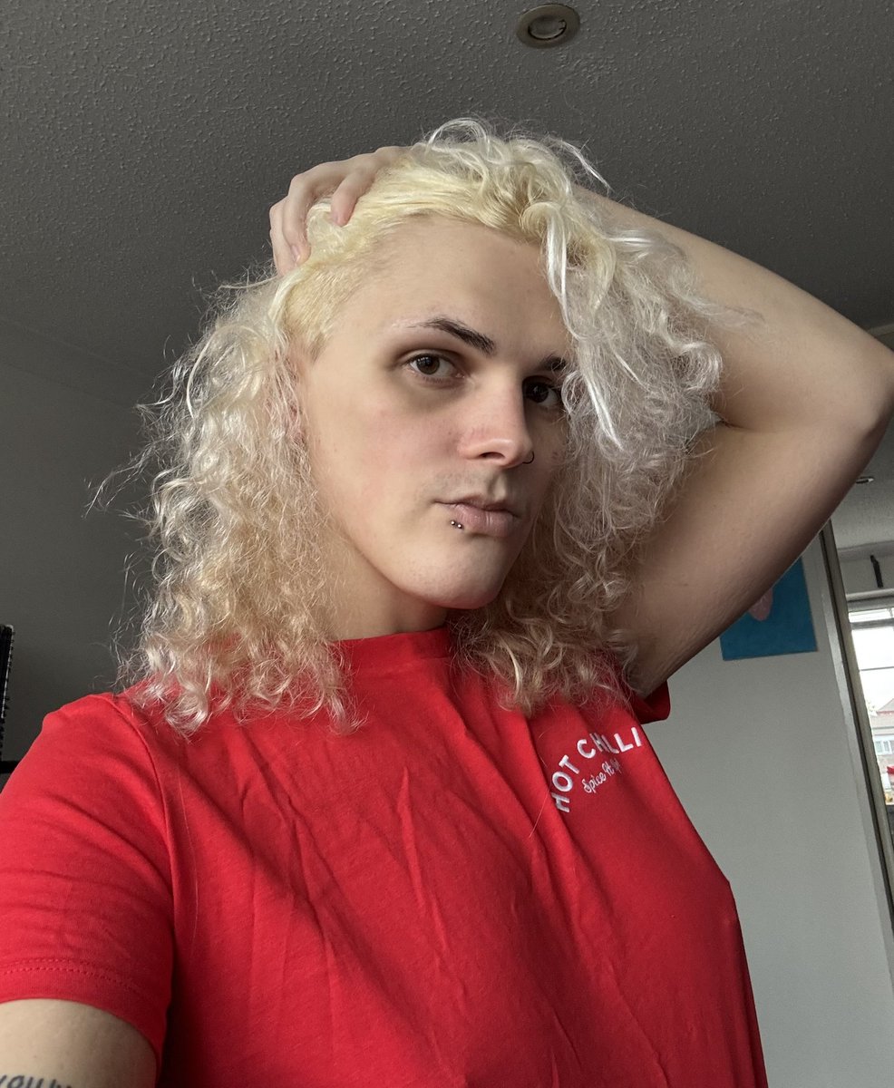 Girl who just redyed her roots 🥰