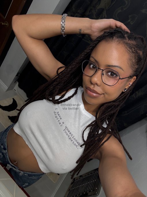 1 pic. all done up or bare? https://t.co/WrN7e797NH