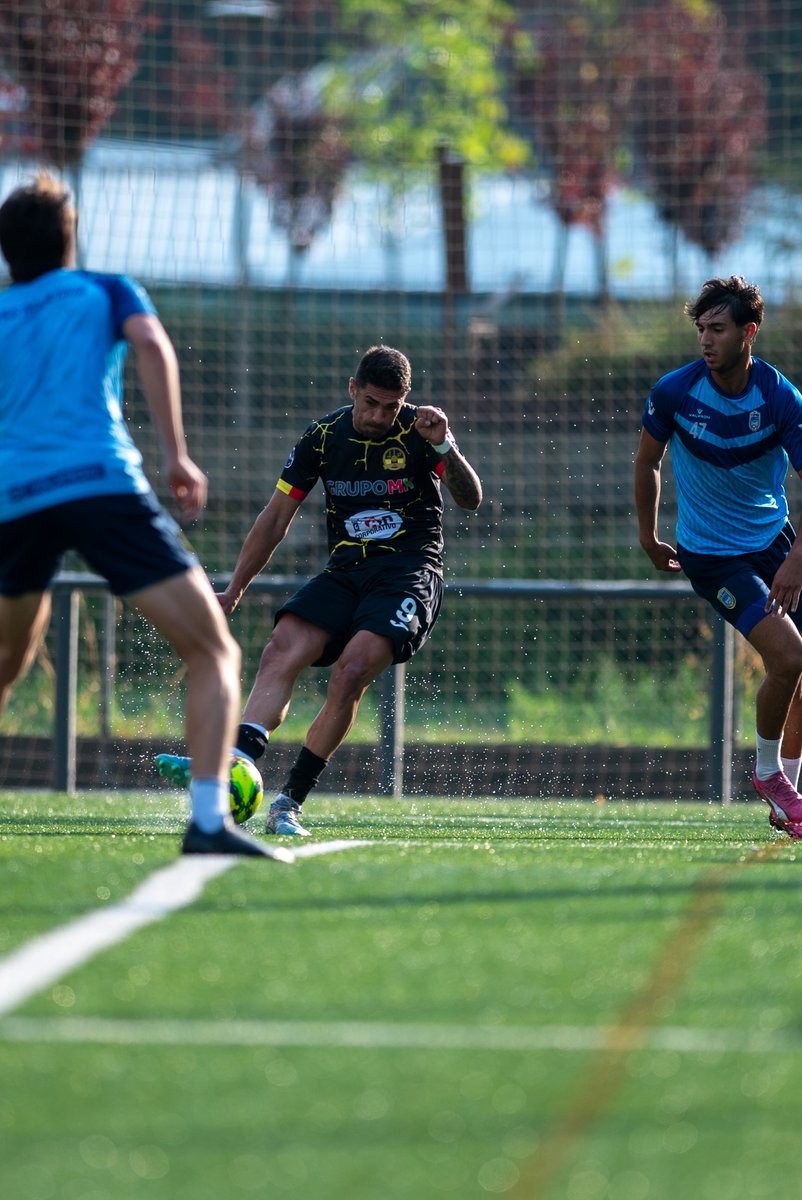 UEStaColoma's tweet photo. 🟡⚫

Partido Amistoso | @UEStaColoma  vs FC Pas de la Casa
✅ Resultado final: UE 8 – 0 FC Pas de la Casa
⚽ Goles:
8’ Fran Palma
10’ Fran Molina
14’ Pablo Margallo
26’ Tato Gómez
45’ Eric De Pablos
67’ Álex Martínez
78’ Tato Gómez
87’ Borja Arellano

¡Gran partido! https://t.co/d0JHpRzJIt