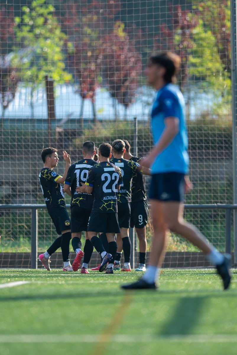 UEStaColoma's tweet photo. 🟡⚫

Partido Amistoso | @UEStaColoma  vs FC Pas de la Casa
✅ Resultado final: UE 8 – 0 FC Pas de la Casa
⚽ Goles:
8’ Fran Palma
10’ Fran Molina
14’ Pablo Margallo
26’ Tato Gómez
45’ Eric De Pablos
67’ Álex Martínez
78’ Tato Gómez
87’ Borja Arellano

¡Gran partido! https://t.co/d0JHpRzJIt