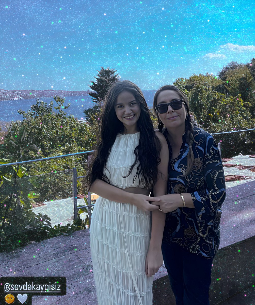 °• İki güzel vefalı insan yan yana dizi bitsede anılar baki kalıyor 🤍☀️

#YağmurYüksel