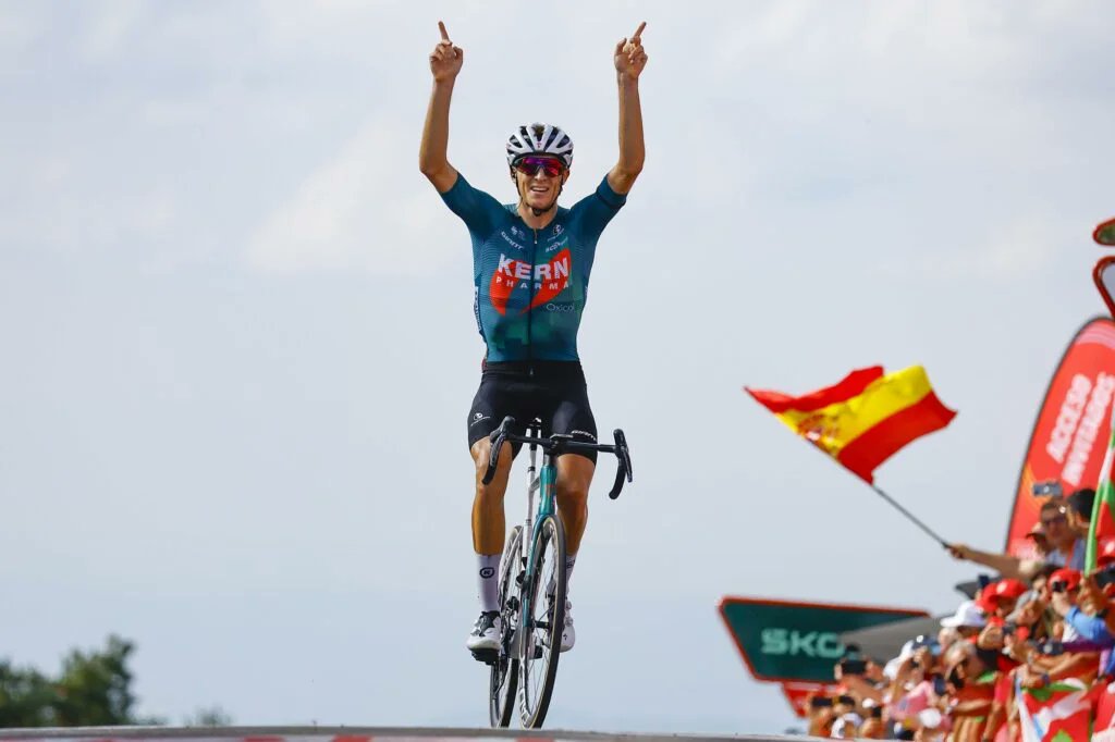 🇪🇸 Vuelta 2025 - les chasseurs d'étapes à surveiller 🧐

Les baroudeurs en tous genres sont généralement pourvus en possibilités de briller sur la Vuelta, qui fait la part belle aux échappées. Mais qui sont les hommes à surveiller, dans les différentes registres ?

Thread 🧵👇