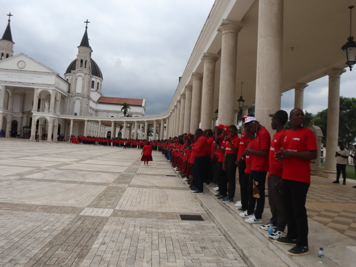 Una movilizacion de epopeya encabezada por Dolores Nchama, se ha llevado  en mongomo por la federación de jovenes ASHO en la celebración del natalicio de la Primera Dama, Constancia Mangue de Obiang. <a href="/teonguema/">teddy nguema</a> <a href="/PrimeraDamaGE/">Ofiprensa Primera Dama G.E.</a> <a href="/PdgePrensa/">Prensa PDGE</a>