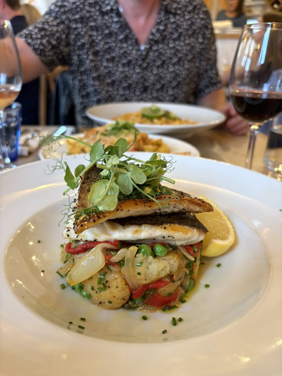 Dinner last night at The Crab Shed in Salcombe was absolute perfection 🦀 The Crabby fries are always a must!