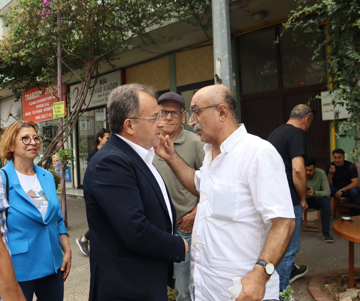 Trabzonchpil's tweet photo. Milletvekillerimiz Murat Çan ve Zeynel Emre ile birlikte Ortahisar Yenimahalle’de bulunan Asmaaltı Kahvehanesi’nde hemşehrilerimizle bir araya geldik.

Vatandaşlarımızın taleplerini, beklentilerini ve gündeme dair değerlendirmelerini dinledik. https://t.co/9dzZPJBLm9