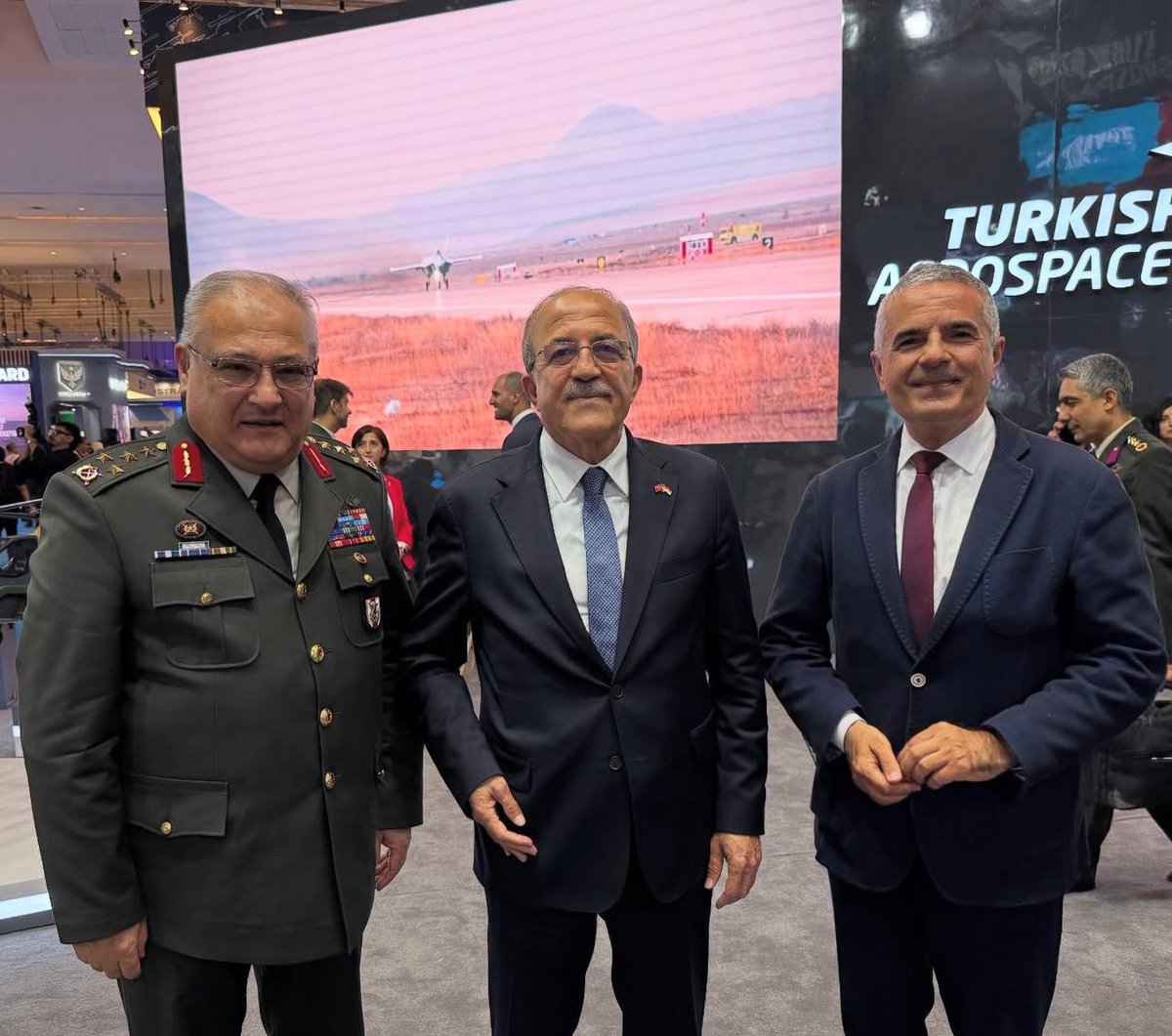 Johnson__Nelson's tweet image. The uniform may change, but the values of honor, duty, and resilience remain forever #Discipline #Honor #MilitaryMindset #Leadership