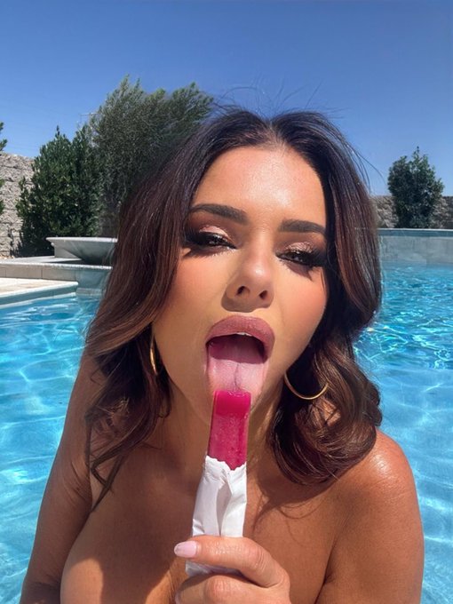 Watch Veronica Avluv thee one and only's leaked NSFW photo on TwXstars