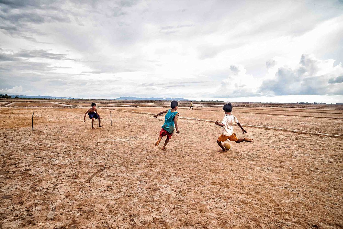 📖 En 'El arte de la fotografía documental' Javier Sánchez-Monge recoge la naturaleza real de este género y te revela cómo planificar un proyecto fotográfico que puede contener imágenes duras e impactantes, pero también fascinantes o alentadoras. 🌍📸

👉 bit.ly/2PQeXVO