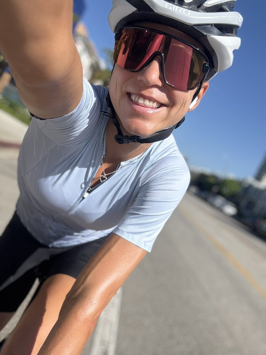 Yay new new! I know it looks like the same jersey as yesterday. But, it’s not, because it’s new and ready to get all dirty with Bliss and this and that and yay bikes!