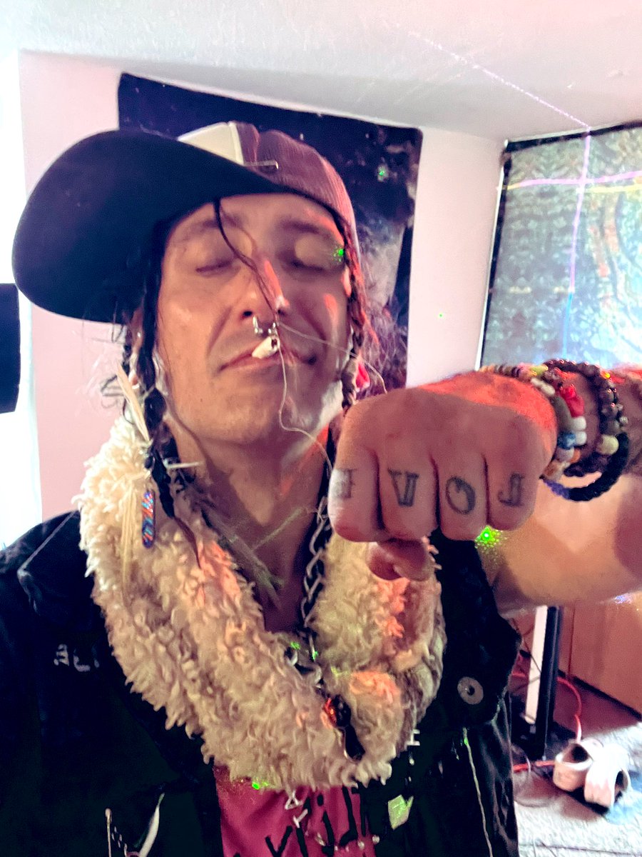 NDBThing1's tweet image. hey kate #kateisgreat @SocialSecurity @SSAPress whats your phone number and extension number and email address  ? iJust have to pay my cloud storage artist fees kalvinclein_58@icloud.com &amp;amp; pay my @TMobileBusiness balance to get you that ℹ️ you want’n $tuff 🤣 #docuad 🎞️

$ps