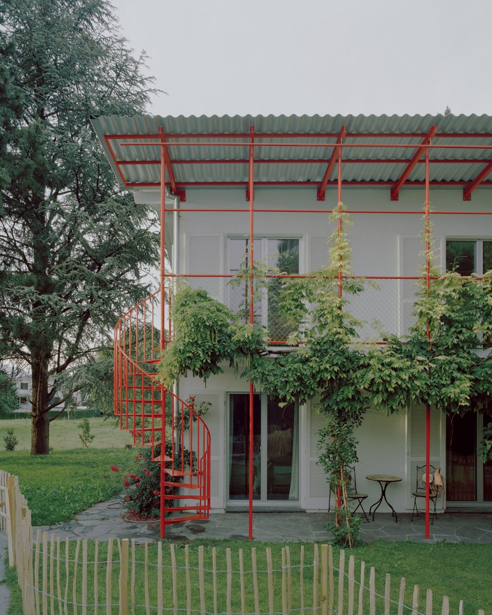 Dezeen tweet media