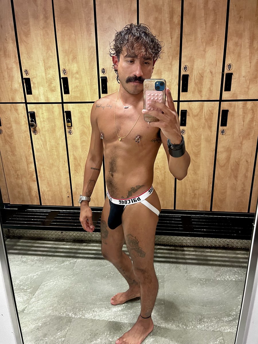 Workout done!! And I feel
So horny now!!