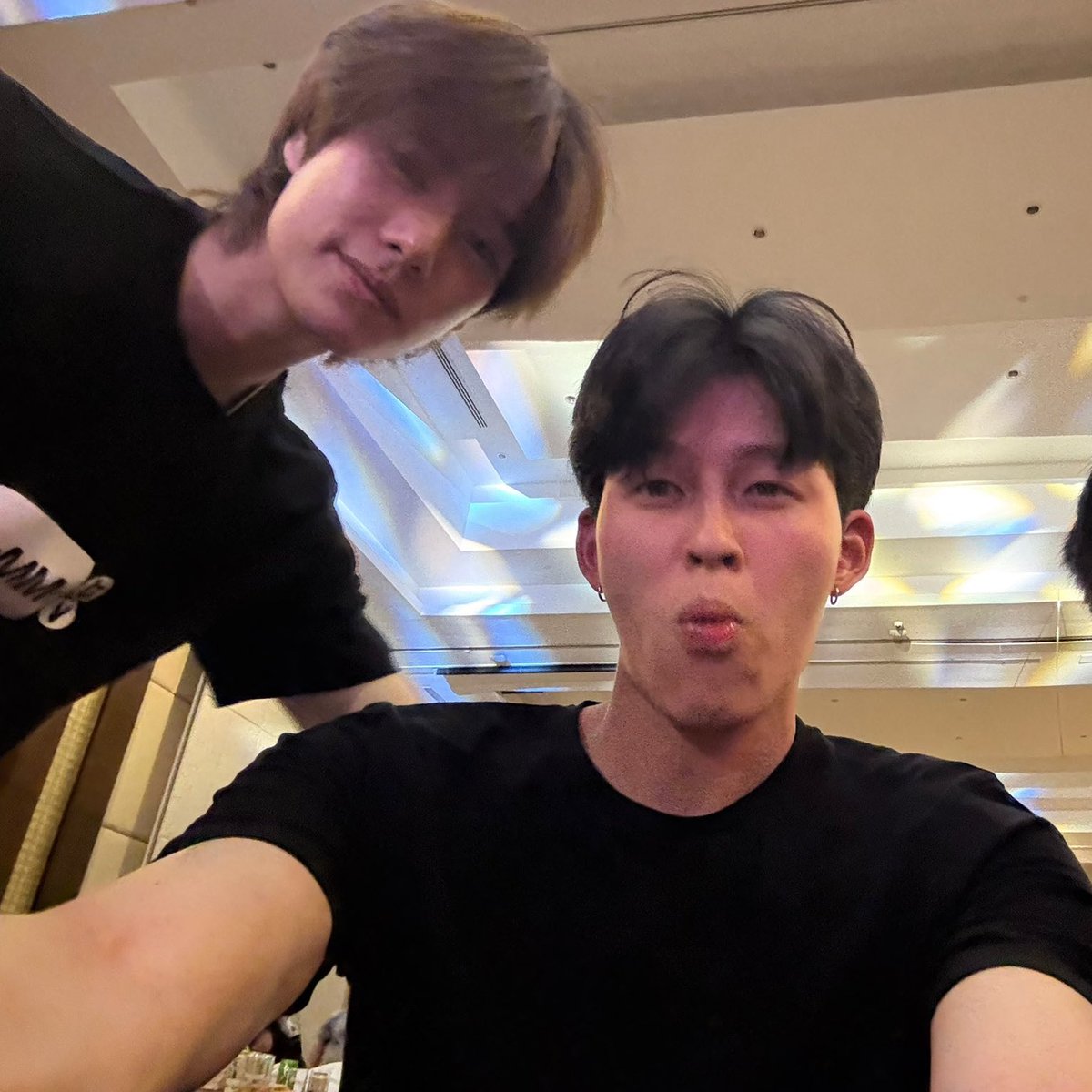 J.开 tweet media