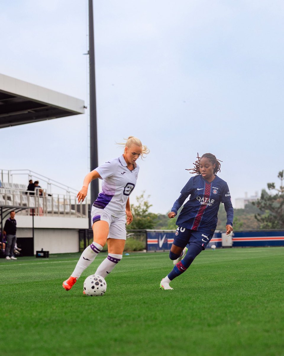 rscawomen's tweet photo. Victoire 1-3 face au PSG. Goals van Vanzeir en Delabre (x2). 🟣⚪️ #PSGAND https://t.co/BdIdaYLn0y