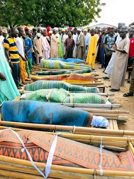 mkadamu3's tweet photo. The Unending Nightmare in Northern Nigeria: A Region Cries Out for Help.

Imagine living in a state of constant fear, where death and violence lurk around every corner. This is the harsh reality for many in Northern Nigeria, where insecurity has become a norm since 2009. The death of Boko Haram leader Muhammad Yusuf marked the beginning of a dark era, bringing widespread killings, depopulation, and exploitation of natural resources.

The situation has spiraled out of control, with banditry ravaging the Northwest, leaving destruction and despair in its wake. Farming, once a source of livelihood, has become a distant memory. Farmers struggle to cultivate and harvest crops, while the rural poor suffer greatly, lacking access to basic necessities like food, healthcare, education, and employment.

The killings continue unabated, day and night, and our leaders seem powerless to stop them. A current governor's shocking allegation that he and his counterpart in Zamfara were warned to stop speaking out about the insecurity highlights the gravity of the situation.

The Northern Governors Forum appears helpless, and the exploitation of natural resources persists. The people of Northern Nigeria are crying out for help, but their leaders seem more concerned with political survival than with saving lives.

The international community, human rights organizations, and concerned citizens must come together to demand action from our leaders. The people of Northern Nigeria deserve peace, security, and dignity. It's time to put their needs first and work towards restoring hope to a region that has suffered for far too long 😭😭😭😭