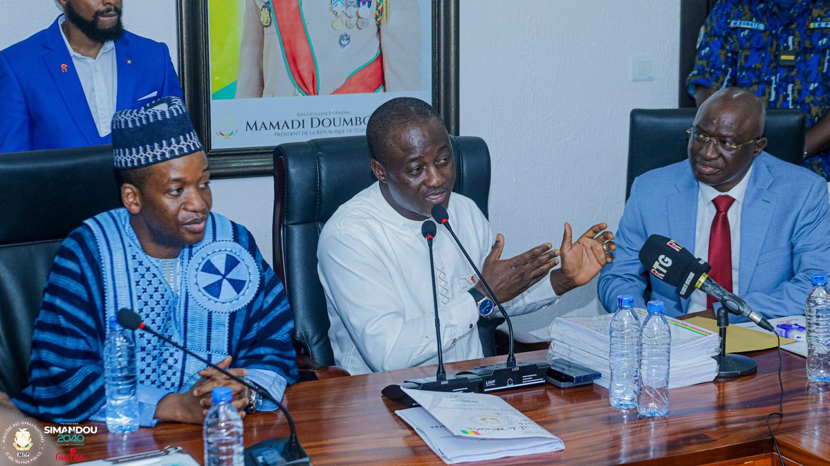 Retour sur images des moments forts de l’installation du nouveau Ministre des Infrastructures et des Travaux publics.
#InfrastructuresGN #TravauxPublics #RouteGuinée