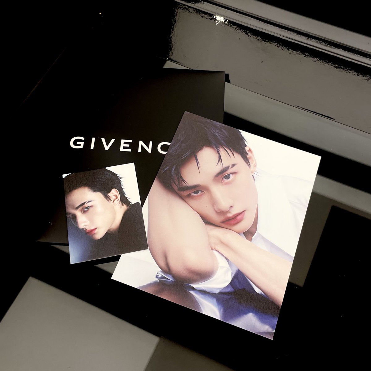 winterviolet14's tweet photo. 포카가 아니구 엽서랑 포카보다 작고 증사보다는 큰 사이즈의 사진이었다고합니다 https://t.co/WpDKafqmni