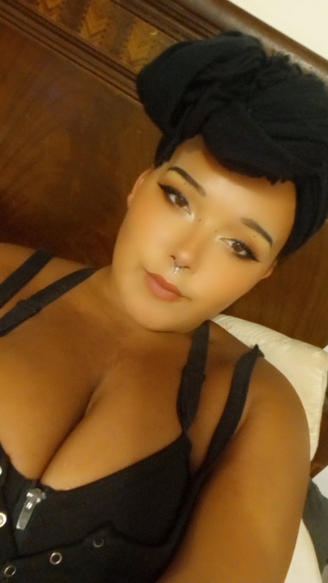 GoddessDvyne's tweet photo. My 23rd birthdays coming up, September 5th, who's gonna spoil me? 

#paypig #birthdaygirl
#TheSummerITurnedPretty
#humanatm #cashcow #goddess #SpoiledBrat

https://t.co/cTwWfm09kF https://t.co/FQwqYhYjaV