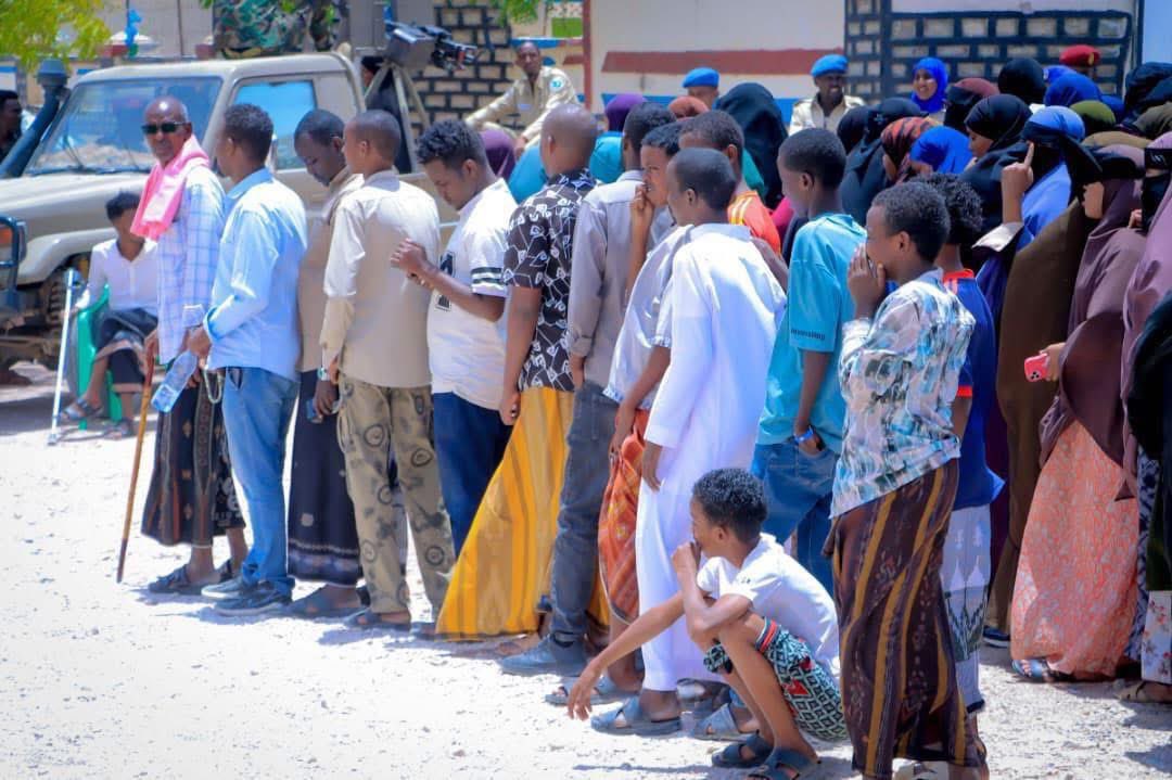 KH_humanitarian's tweet photo. NE State has launched voter registration for upcoming district elections in Lasanod — a milestone in Somalia’s democratic journey. Leading the way toward ‘one person, one vote’ and strengthening the foundations of inclusive governance. @UNSomalia @UNDPSomalia @UKinSomalia https://t.co/ECJ6qqRrs5
