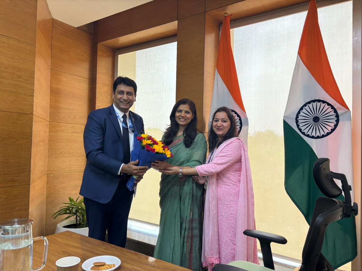 🤝 𝐒𝐭𝐫𝐞𝐧𝐠𝐭𝐡𝐞𝐧𝐢𝐧𝐠 𝐆𝐥𝐨𝐛𝐚𝐥 𝐓𝐫𝐚𝐝𝐞 𝐃𝐢𝐚𝐥𝐨𝐠𝐮𝐞𝐬

Had the opportunity to meet with Ms. Rupanjali Karthik, Director, <a href="/DoC_GoI/">Dept of Commerce, GoI</a> in New Delhi to discuss <a href="/ditswtoicai/">Development of International Trade, Services & WTO</a> <a href="/theicai/">Institute of Chartered Accountants of India - ICAI</a> initiatives and provide inputs on the India–NZ FTA.

#icai #fta #policyengagement