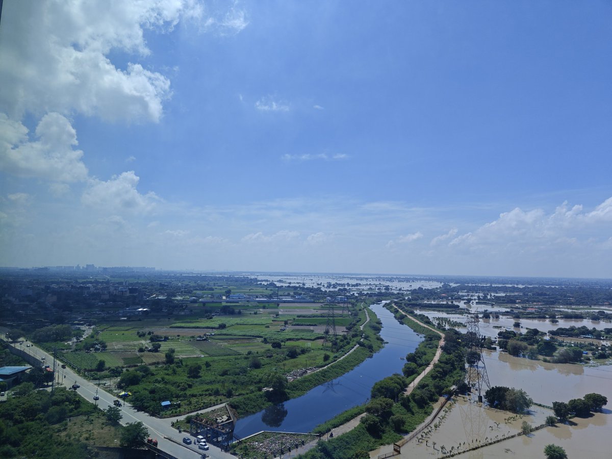 Beyond control, beyond measure – the force of nature 🌍
#Noida
#YamunaRiver