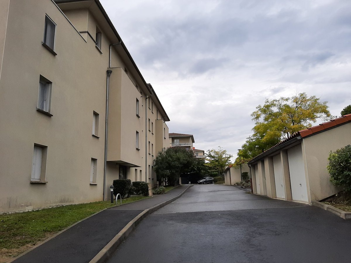 #FiersDeNosRésidences
Résidence Val de Limayrac 🌳

Cette résidence est située à l’Est de Toulouse vers le bois de Limayrac, à proximité de la cité de l’espace.
Elle est composée de 22 logements et, en 2023, certains ont bénéficiés de travaux de rafraichissement avant ...