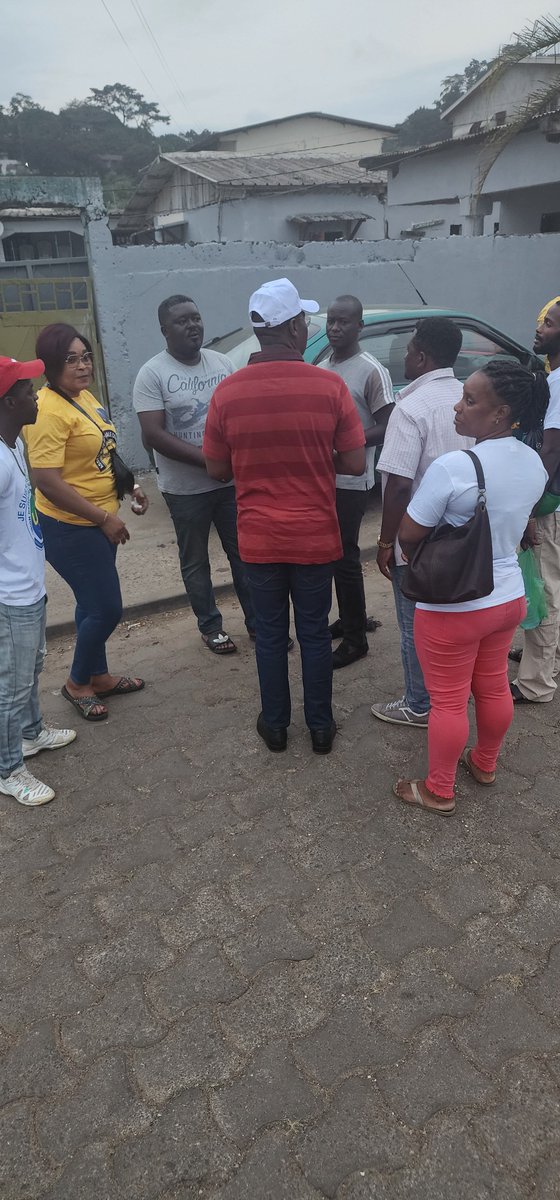 UDB 6ÈME ARRONDISSEMENT/
Élections locales 2025

Le Colistier n°6 Alexandre SIMA à la rencontre des populations du quartier Fromager Lac, accompagné de son Directoire de campagne. 
Liste conduite par Daniel NKOULOU ABESSOLO 

#UDB
#Ensemble, bâtissons le Gabon