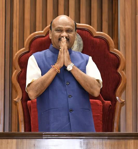 r_shivarajkumar's tweet image. ఆంధ్రప్రదేశ్ రాష్ట్ర శాసనసభ సభాపతి శ్రీ అయ్యన్నపాత్రుడు  గారికి హృదయపూర్వక జన్మదిన శుభాకాంక్షలు, మీరు ఆయురారోగ్యాలతో అష్టైశ్వర్యాలతో సుఖశాంతులతో వర్ధిల్లాలని మనస్పూర్తిగా కోరుకుంటున్నాను. 
@AyyannaPatruduC
#HappyBirthday #AyyannaPathrudu