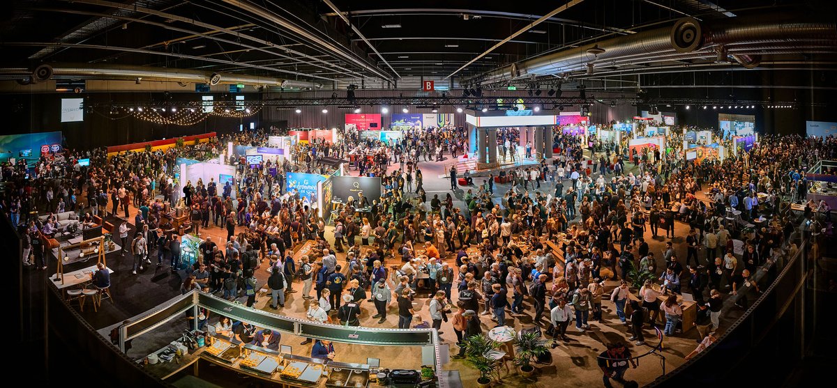 javazone's tweet image. Dies secundus JavaZonis — the battle continues, the glory grows. ⚔️☕👩💻
2025.javazone.no/en/info