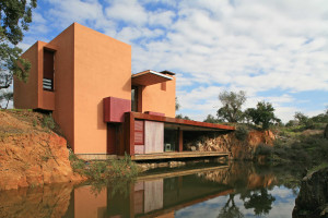 Hoy #juevesdearquitectura 🙂 #ArqExt

Casa en una cantera
Juan Delgado de Torres Muguiro
2002 P - 2005 O

📍Badajoz - Villar del Rey 

arquitecturaenextremadura.coade.org/project/casa-e…