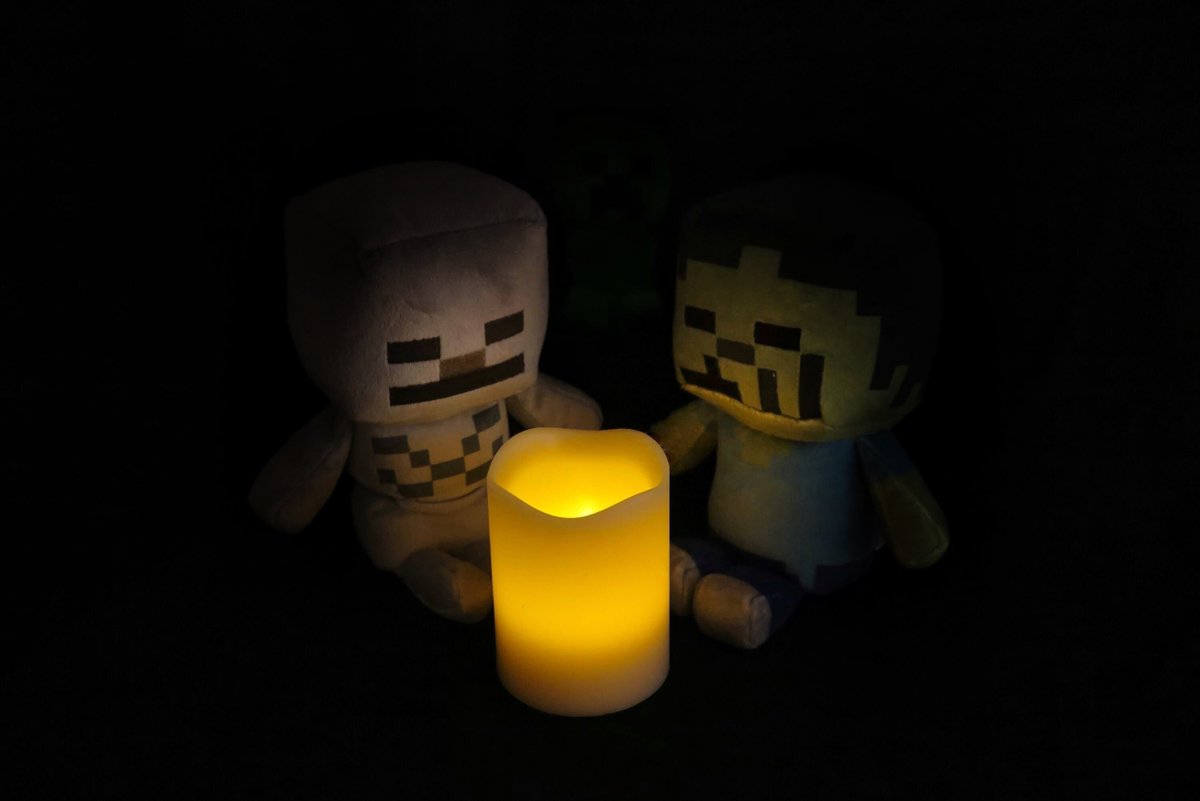 minecraftjapan's tweet photo. #建築カレンダー 10月のテーマは
「不気味な建築」🎃👻

この投稿のコメントに
#建築カレンダー をつけ
建築のスクリーンショットを投稿で完了🏠

Modやレイトレーシング機能を
ご使用の場合は正式名を
投稿に記載ください⚠️

9月のテーマもお見逃しなく！🎑

詳細はこちら🔽
https://t.co/y0ndmUCv9v https://t.co/frlY0Fd1y4