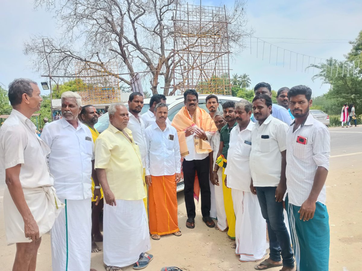 SivakumarState's tweet image. விக்கிரவாண்டி சட்டமன்றத் தொகுதி வாழப்பட்டு கலியுக விஸ்வரூப ஸ்ரீ பக்த ஆஞ்சநேயர் ஆலய அஷ்டபந்தன மஹா கும்பாபிஷேக விழாவில்  கலந்துகொண்டு சாமி தரிசனம் செய்தேன்...