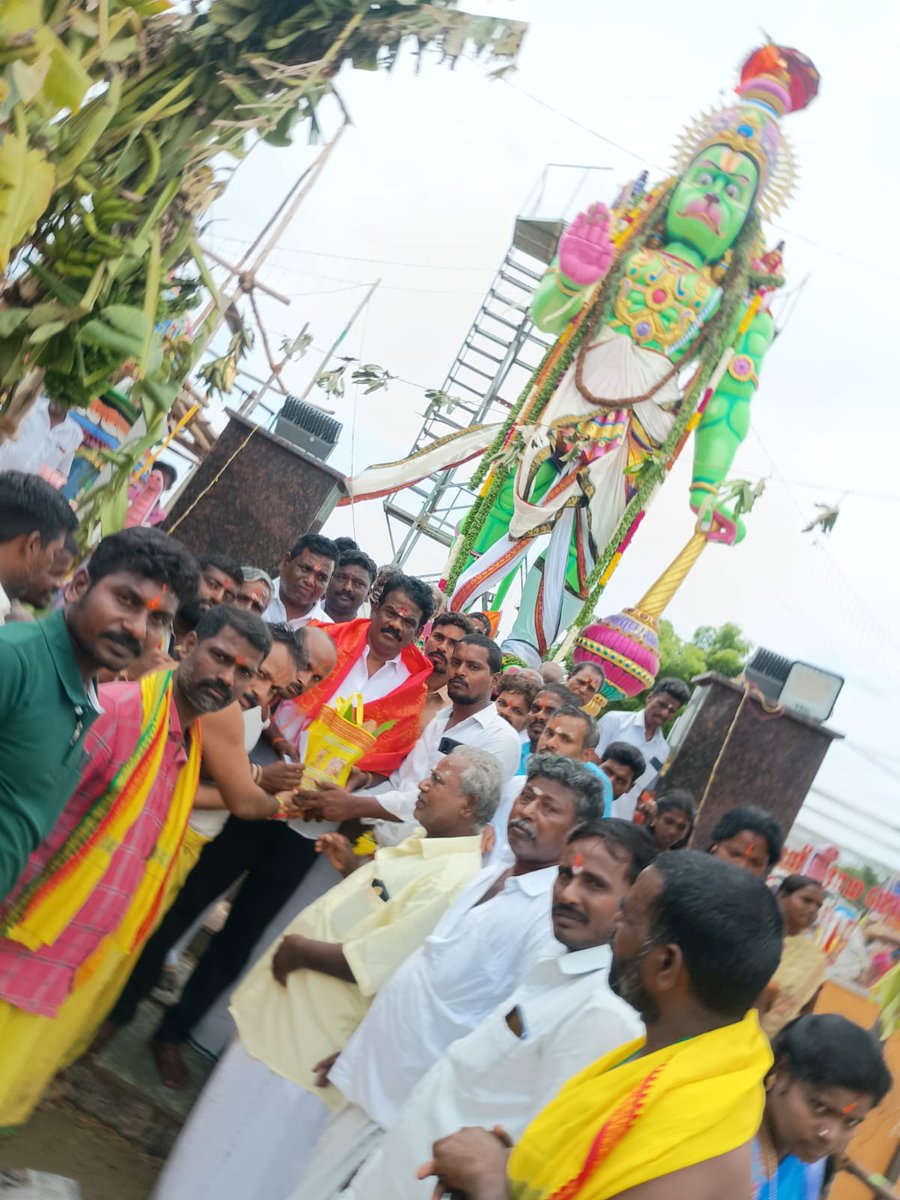 SivakumarState's tweet image. விக்கிரவாண்டி சட்டமன்றத் தொகுதி வாழப்பட்டு கலியுக விஸ்வரூப ஸ்ரீ பக்த ஆஞ்சநேயர் ஆலய அஷ்டபந்தன மஹா கும்பாபிஷேக விழாவில்  கலந்துகொண்டு சாமி தரிசனம் செய்தேன்...