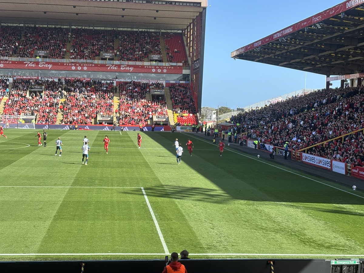Game 25 Dons 0-1 Falkirk - a very disappointing afternoon. 1st half fine - game changing decision then we can never play with 10 men - always struggle. Saw a lot of people I’ve not seen for a while. They made sure of coming to speak to me 😭🤦‍♂️😳. Scotland duty now.