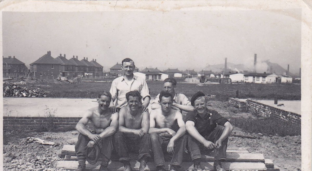 Barnsley Archives & Local Studies (@barnsarchives) on Twitter photo A-Z of Barnsley - Athersley
Athersley under construction in the early 1950s. A-Z of Barnsley - Athersley
Athersley under construction in the early 1950s.