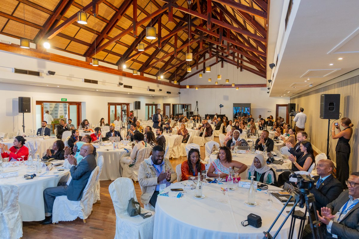 SNakabira's tweet image. Honored to deliver the opening remarks at the 4th Intergenerational Dialogue Forum in Belle Mare, Mauritius, themed: “Building Peace, Healing Divides,” we’re fostering open dialogue between youth &amp;amp; elders to strengthen peace, governance, &amp;amp; gender justice. 
#4thIGDForum2025