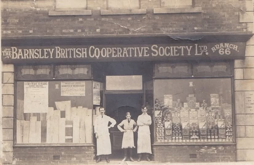 Barnsley Archives & Local Studies (@barnsarchives) on Twitter photo A-Z of Barnsley places - Barugh
Here's a photo of workers outside the Co-operative which opened in 1915
We have an online exhibition where you can explore the history of the Barnsley British Cooperative Society
experience-barnsley.com/our-archives/p… A-Z of Barnsley places - Barugh
Here's a photo of workers outside the Co-operative which opened in 1915
We have an online exhibition where you can explore the history of the Barnsley British Cooperative Society
experience-barnsley.com/our-archives/p…