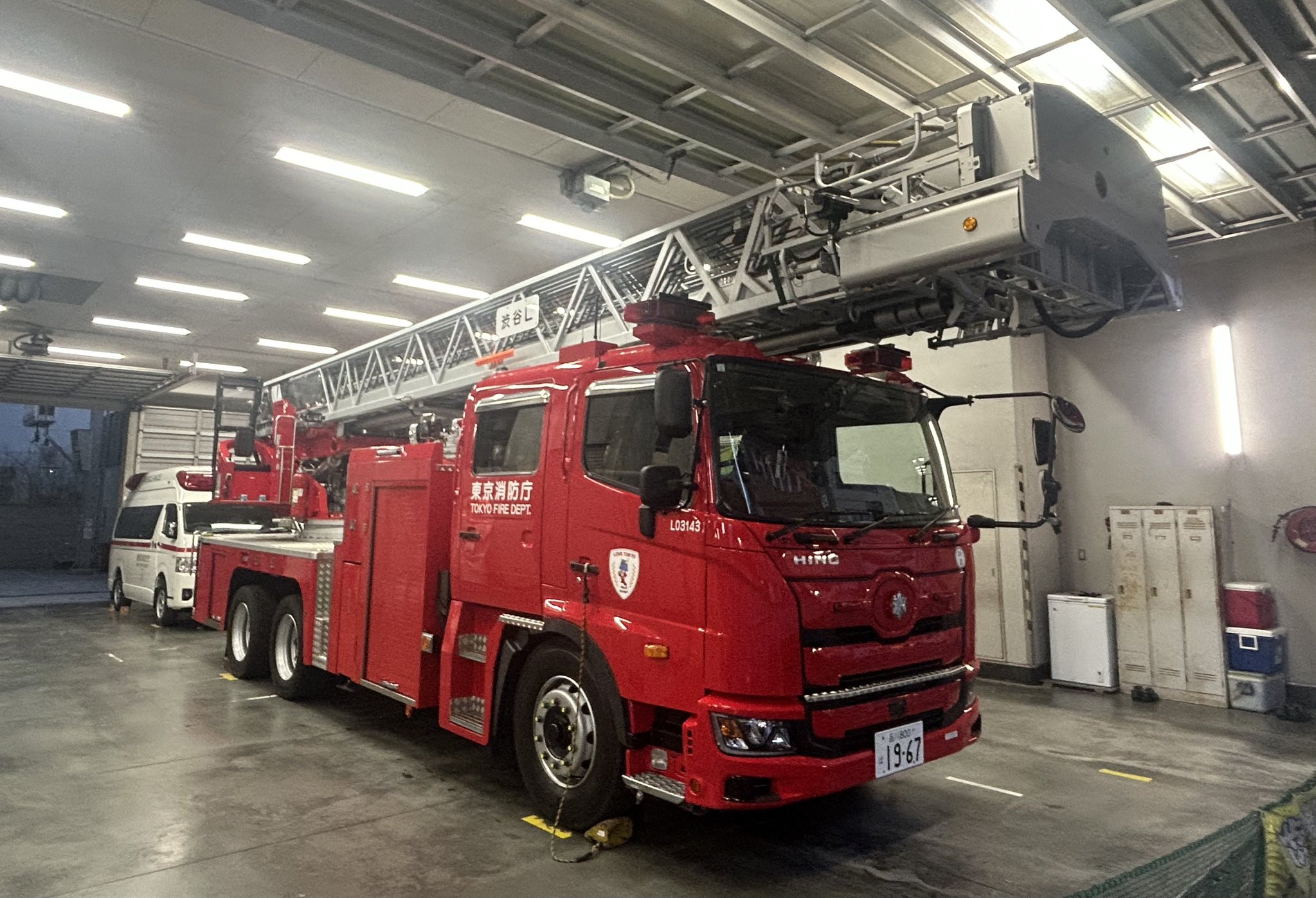 レトロ　金属製　消防車　動けます レトロ 金属製 消防車 動けます レトロ 金属製 消防車 動けます